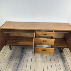 Alternative view of Enfilade scandinave vintage en teck Années 1970