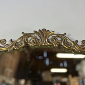 Alternative view of Miroir à fronton en métal doré années 2000