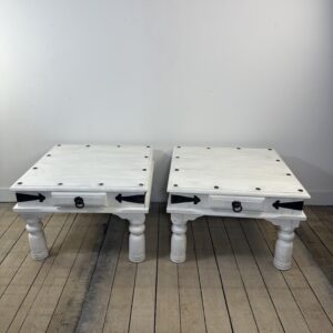 Tables basses (la paire) en bois patinée blanc et fer forgé noir 1990'S