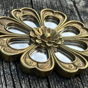 Fleur miroir 8 facettes murale en résine dorée diamètre 12 cm – Image 7