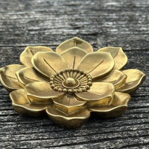Fleur murale Anémone en résine dorée diamètre 10 cm – Image 5