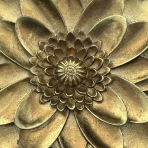 Fleur murale Dahlia en résine dorée diamètre 15 cm – Image 6