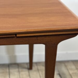 Table à manger scandinave vintage en teck 1970'S – 2 allonges intégrées – Image 4