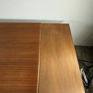 Table à manger scandinave vintage en teck 1970'S – 2 allonges intégrées – Image 9