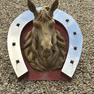 Enseigne chevaline en zinc Tête de cheval dans fer a cheval Début XX eme – Image 4