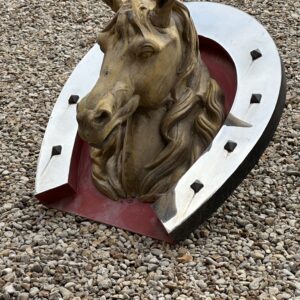 Enseigne chevaline en zinc Tête de cheval dans fer a cheval Début XX eme – Image 3