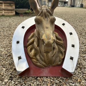Enseigne chevaline en zinc Tête de cheval dans fer a cheval Début XX eme – Image 8